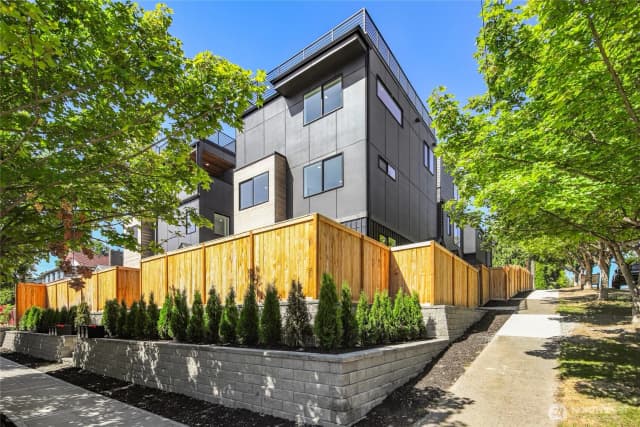 Property photo for 1803 Sw Elmgrove Street, Seattle photo 2