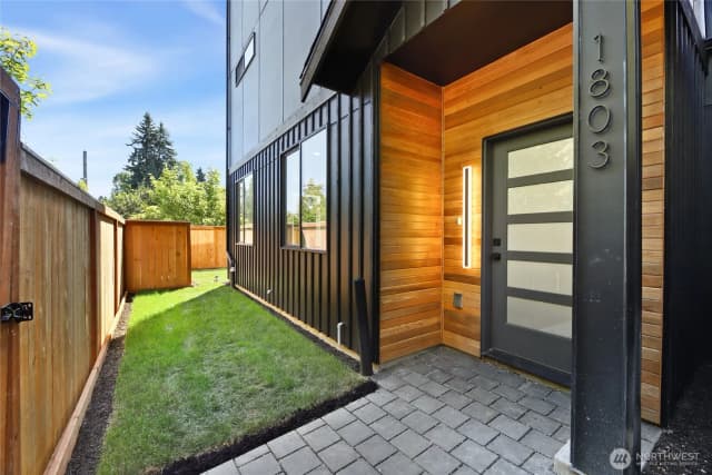 Property photo for 1803 Sw Elmgrove Street, Seattle photo 3