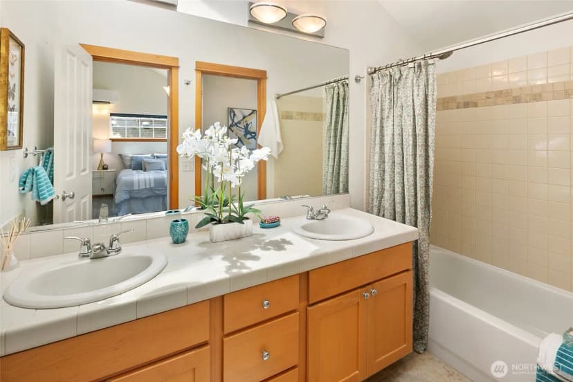 Property photo for 9218 Stone Avenue N #a, Seattle photo 22