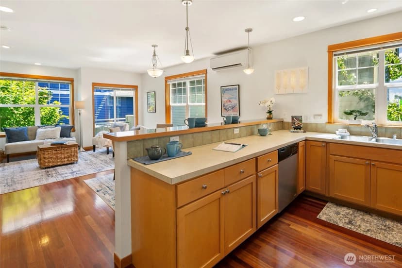 Property photo for 9218 Stone Avenue N #a, Seattle photo 11