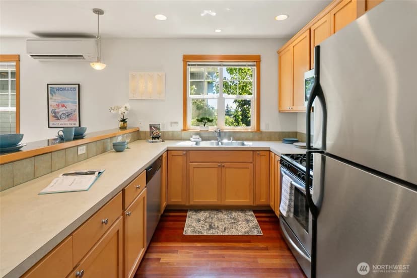 Property photo for 9218 Stone Avenue N #a, Seattle photo 12