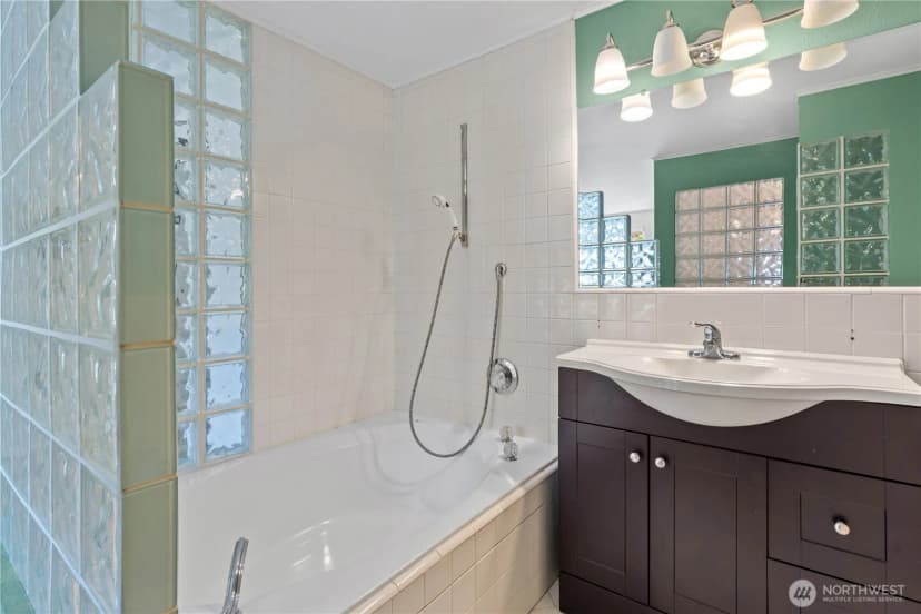 Property photo for 354 Nw 177th Street, Shoreline photo 17
