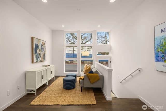 Property photo for 2223 25th Avenue S, Seattle photo 3