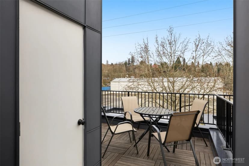 Property photo for 2223 25th Avenue S, Seattle photo 11
