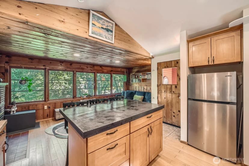 Property photo for 24206 250th Avenue Se, Maple Valley photo 7