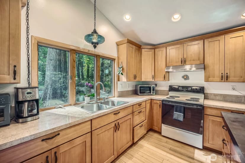 Property photo for 24206 250th Avenue Se, Maple Valley photo 11
