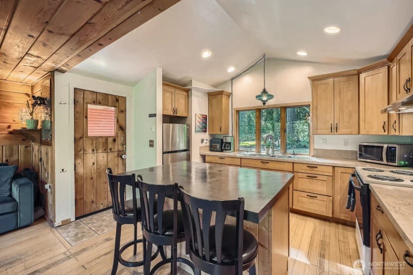 Property photo for 24206 250th Avenue Se, Maple Valley photo 10