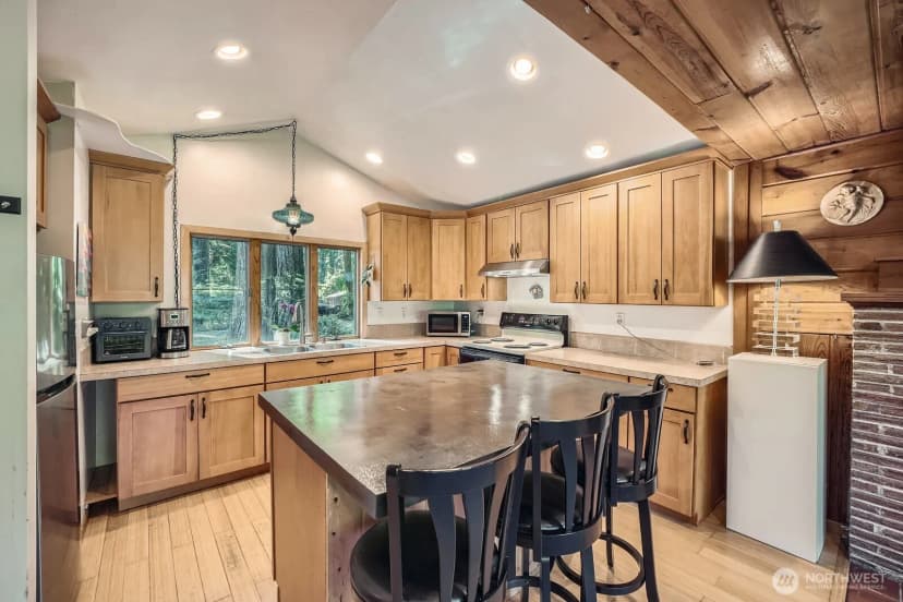 Property photo for 24206 250th Avenue Se, Maple Valley photo 9