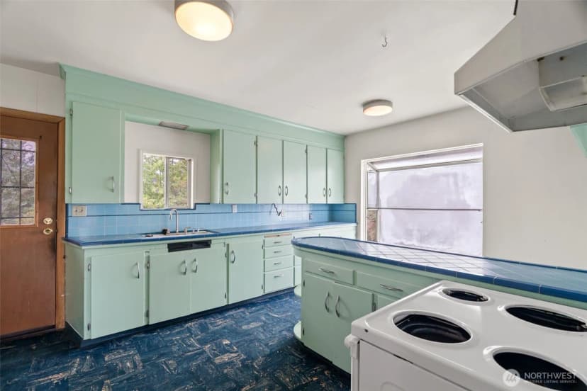 Property photo for 2117 S Bayview Street, Seattle photo 11