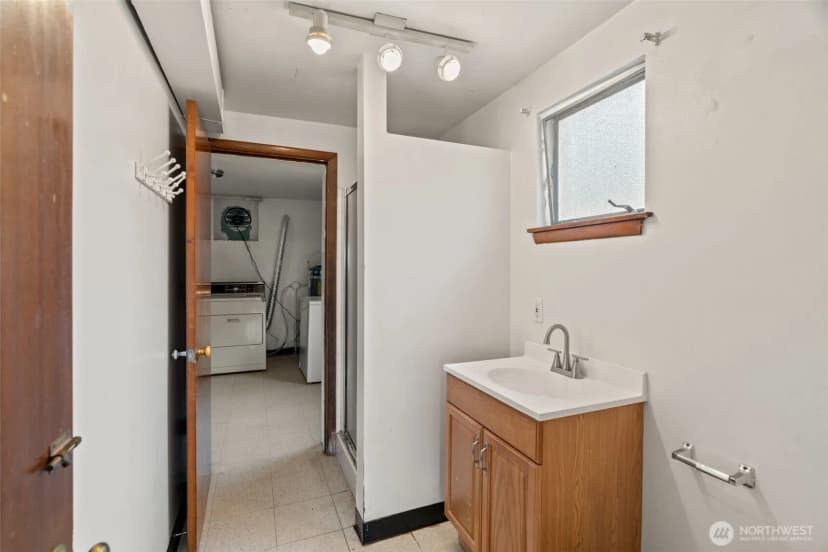 Property photo for 2117 S Bayview Street, Seattle photo 24