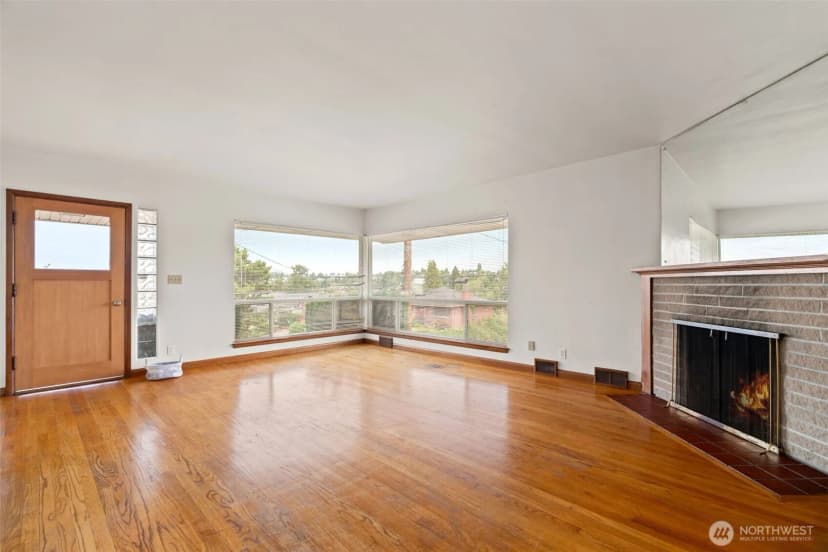 Property photo for 2117 S Bayview Street, Seattle photo 6