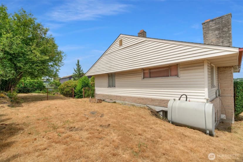 Property photo for 2117 S Bayview Street, Seattle photo 27