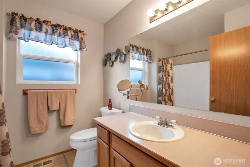 Property photo for 4619 Denton Lane Se, Lacey photo 21