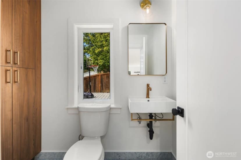 Property photo for 2937 36th Avenue S, Seattle photo 13