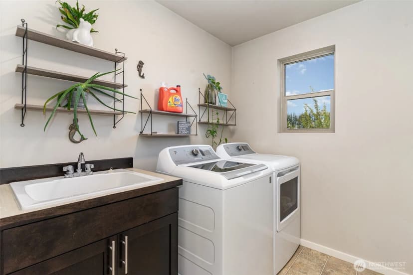 Property photo for 32977 Skyline Lane, Black Diamond photo 27