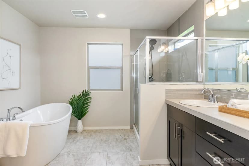 Property photo for 32977 Skyline Lane, Black Diamond photo 18