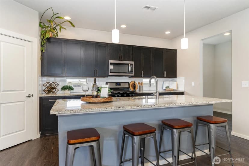 Property photo for 32977 Skyline Lane, Black Diamond photo 7