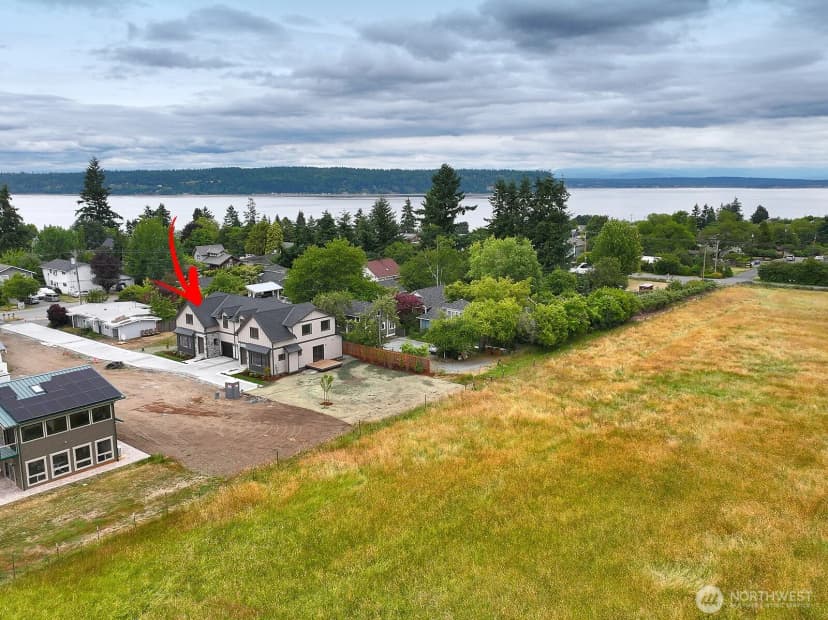 Property photo for 683 3rd Street #1(a), Langley