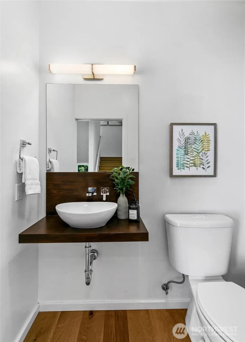Property photo for 3004 5th Avenue W, Seattle photo 10