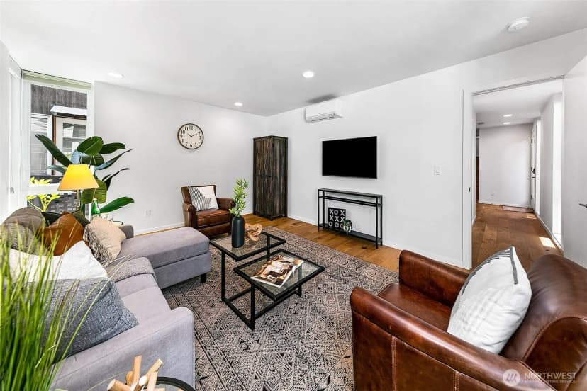 Property photo for 3004 5th Avenue W, Seattle photo 21
