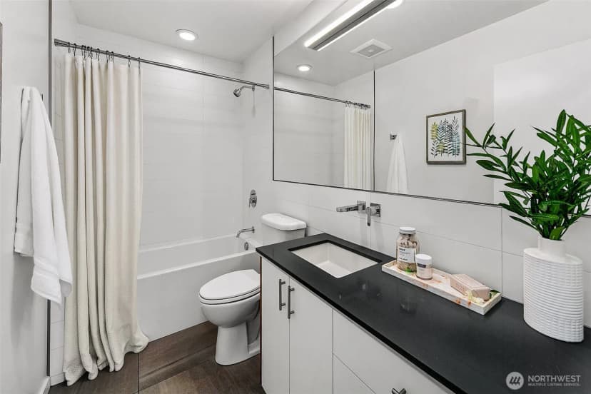 Property photo for 3004 5th Avenue W, Seattle photo 23