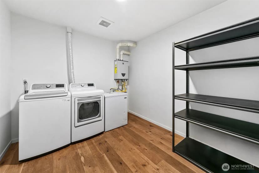 Property photo for 3004 5th Avenue W, Seattle photo 24