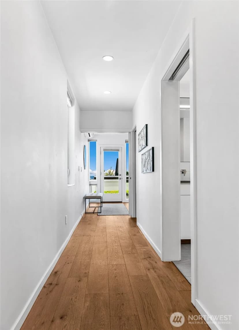 Property photo for 3004 5th Avenue W, Seattle photo 12