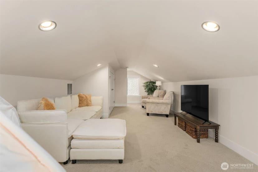 Property photo for 842 Chelan Place Ne, Renton photo 25
