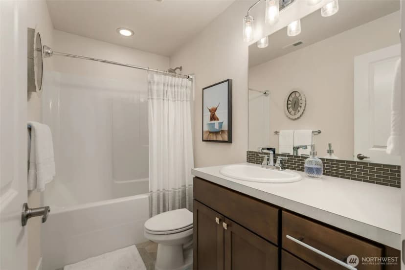 Property photo for 842 Chelan Place Ne, Renton photo 21