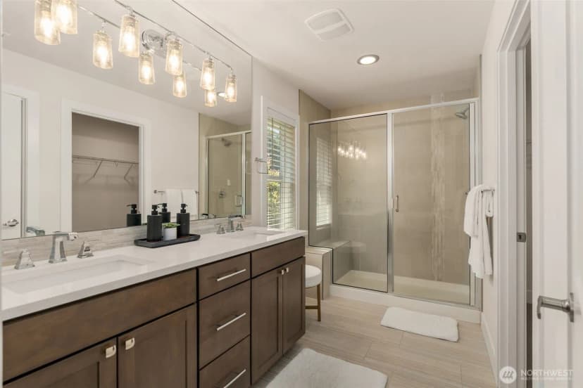 Property photo for 842 Chelan Place Ne, Renton photo 20