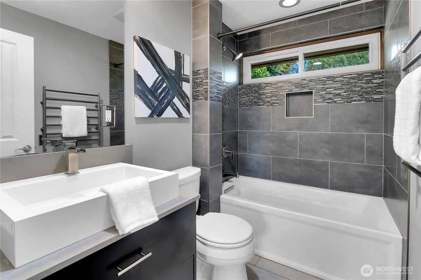 Property photo for 5020 47th Avenue Ne, Seattle photo 12