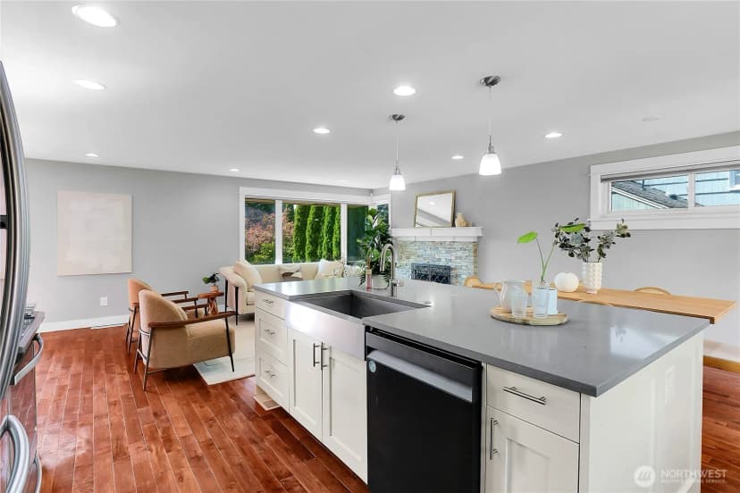 Property photo for 5020 47th Avenue Ne, Seattle photo 11