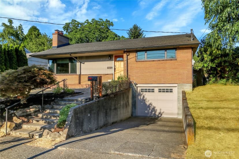 Property photo for 5020 47th Avenue Ne, Seattle