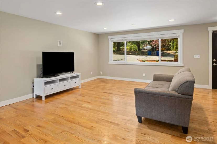 Property photo for 22528 94th Avenue S, Kent photo 6