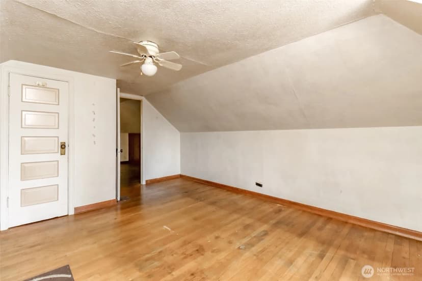 Property photo for 285 Earlington Avenue Sw, Renton photo 24