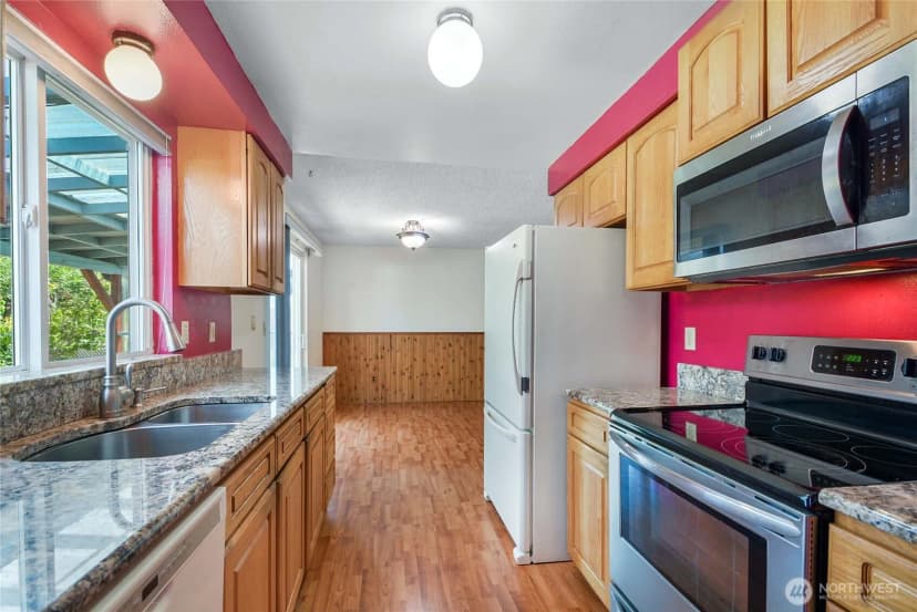 Property photo for 6115 57th Drive Ne, Marysville photo 8
