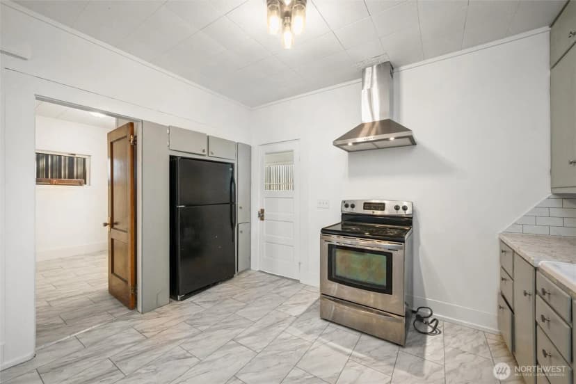 Property photo for 2014 Iron Street, Bellingham photo 11