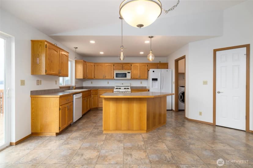 Property photo for 539 Birch Street, Oak Harbor photo 13