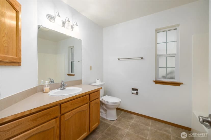 Property photo for 539 Birch Street, Oak Harbor photo 24