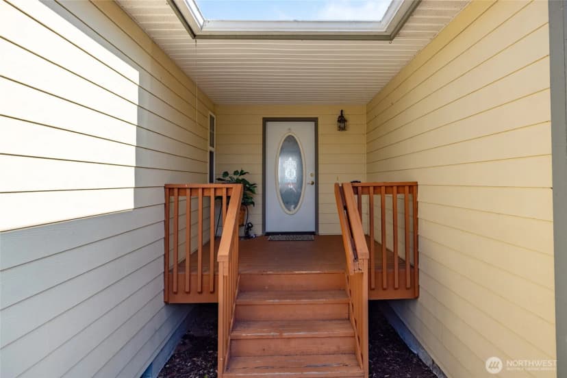 Property photo for 539 Birch Street, Oak Harbor photo 6