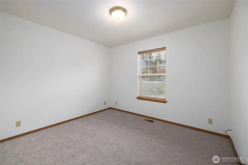 Property photo for 539 Birch Street, Oak Harbor photo 22