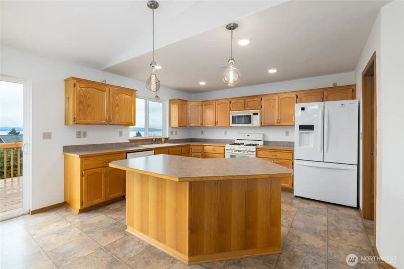 Property photo for 539 Birch Street, Oak Harbor photo 12
