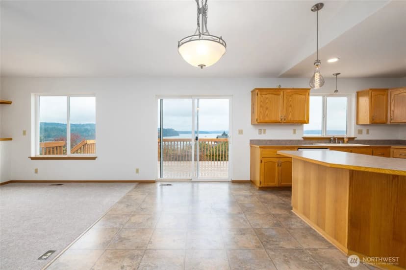 Property photo for 539 Birch Street, Oak Harbor photo 11