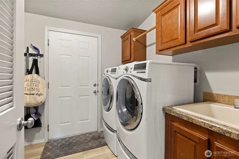 Property photo for 22484 Grip Road, Sedro Woolley photo 18