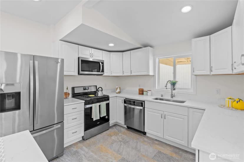 Property photo for 421 W Main Avenue, Puyallup photo 13