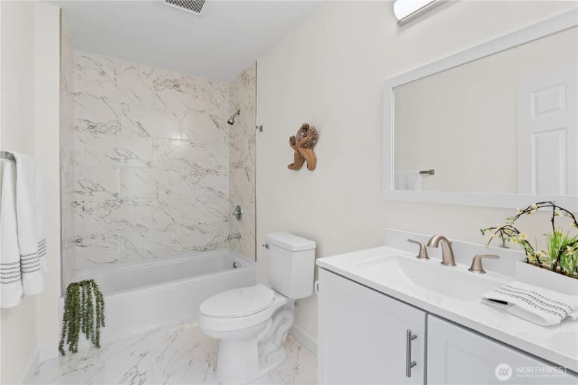 Property photo for 421 W Main Avenue, Puyallup photo 19