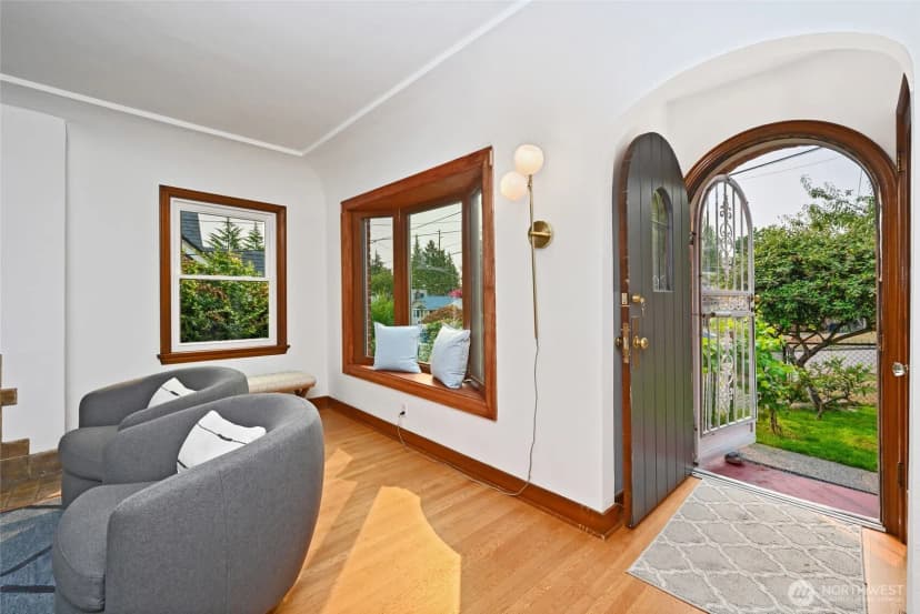 Property photo for 334 Ne 57th Street, Seattle photo 6