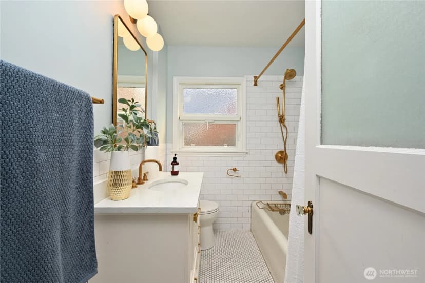 Property photo for 334 Ne 57th Street, Seattle photo 18