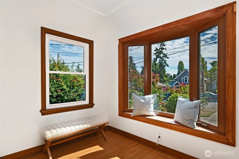 Property photo for 334 Ne 57th Street, Seattle photo 7