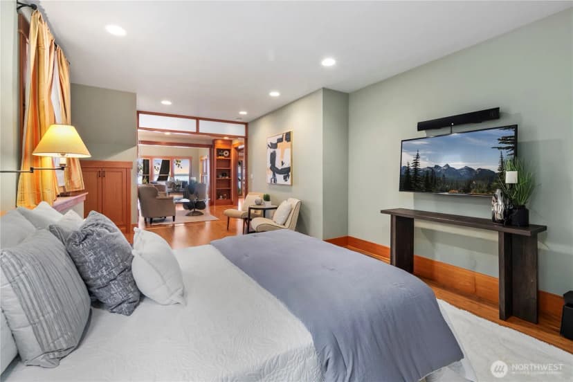 Property photo for 2563 Perkins Lane W, Seattle photo 22